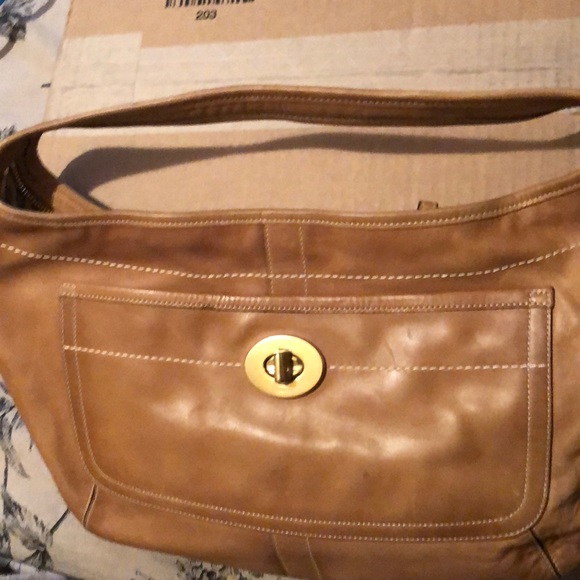 Women’s tan leather handbag - Picture 1 of 2